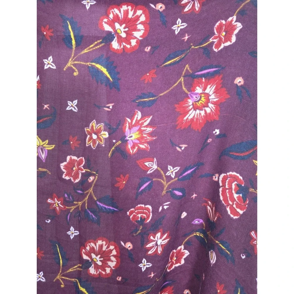 Old Navy Womens Red Floral Scarf Fringe Wrap 71x32 Polyester Knit Lightweight